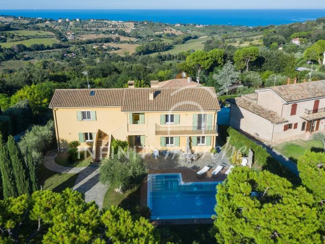 Villa in vendita a Civitanova Marche, Campagna 467m² Civitanova Marche