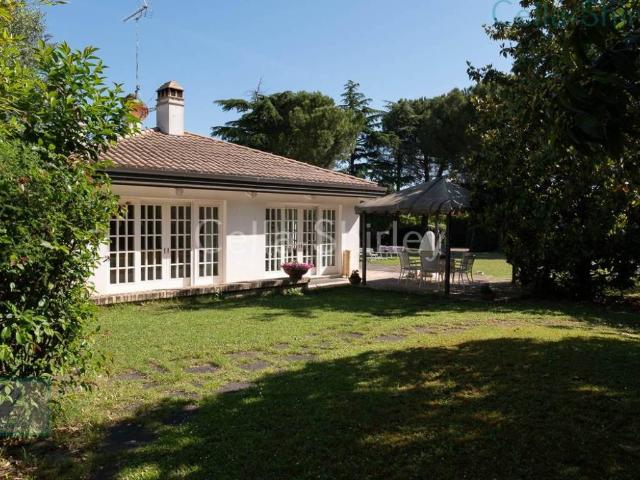Villa in vendita a Civitanova Marche MC