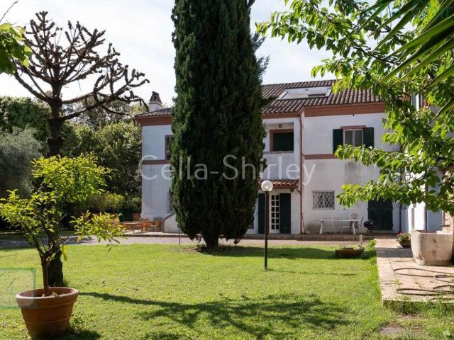 Villa in vendita a Civitanova Marche MC