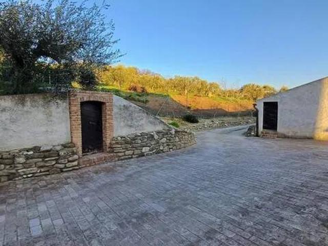 Villa in vendita a Civitanova Marche MC