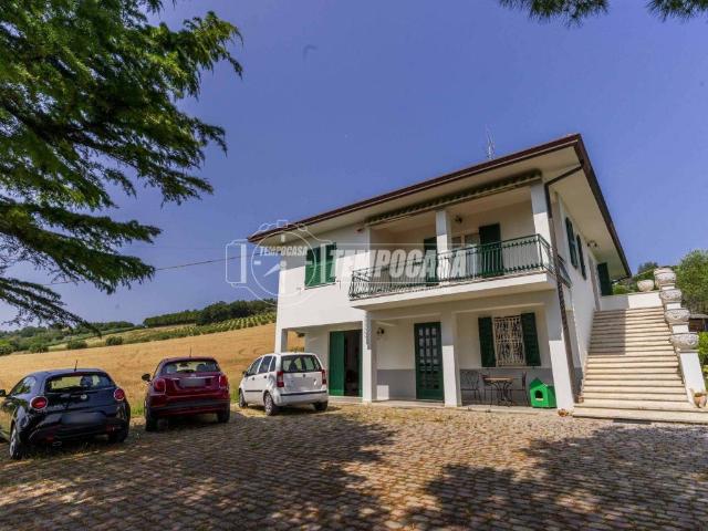 Villa in vendita a Civitanova Marche MC