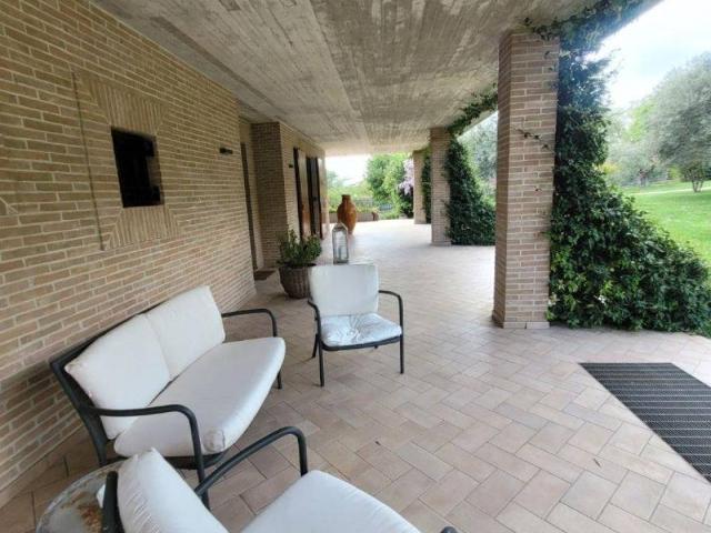 Villa in vendita a Civitanova Marche MC