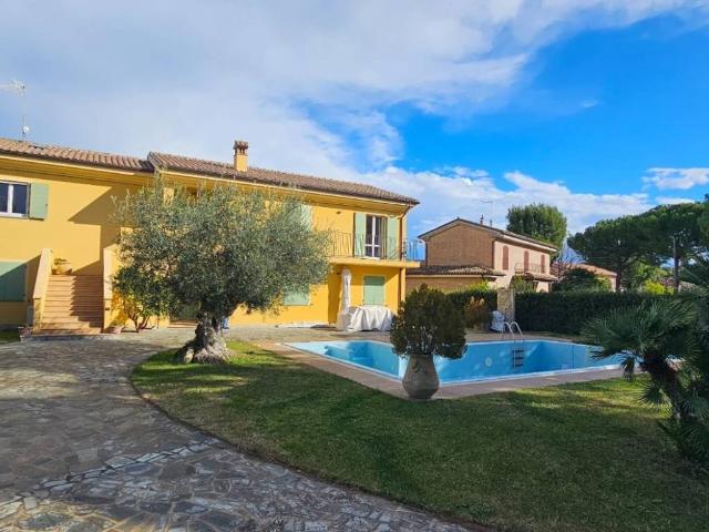 Villa in vendita a Civitanova Marche MC