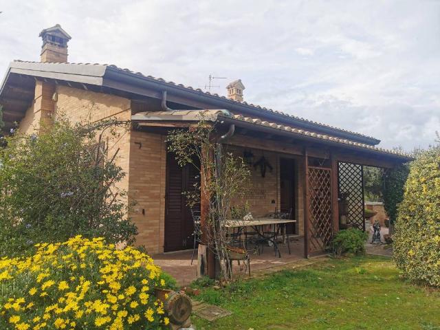 Villa in vendita a Civitanova Marche MC