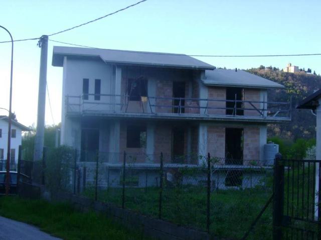Villa in vendita a Civitella del Tronto TE