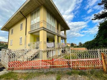Villa in vendita a Civitella del Tronto TE