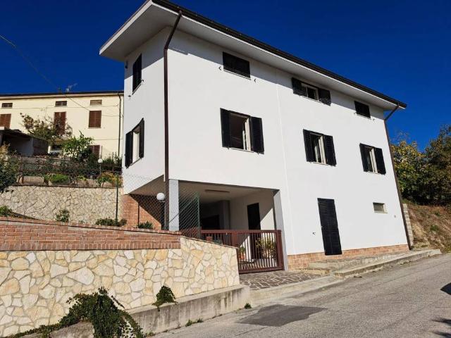 Villa in vendita a Civitella del Tronto TE