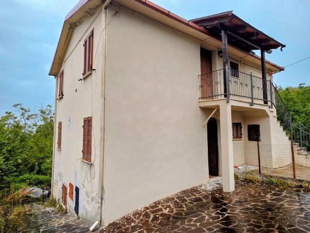 Villa in vendita a Civitella del Tronto TE