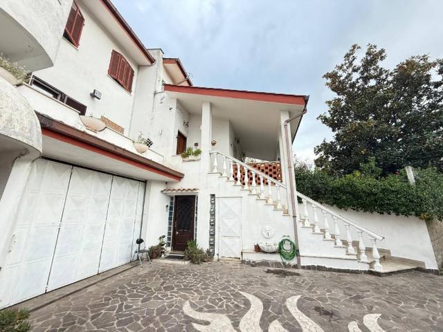 Villa in vendita a Ciampino RM