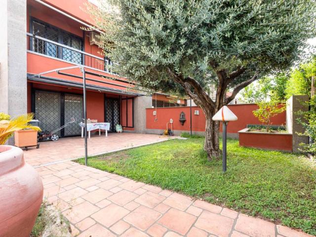 Villa in vendita a Ciampino RM