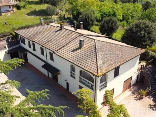 Villa in vendita a Cinigiano GR