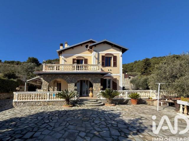 Villa in vendita a Cipressa IM