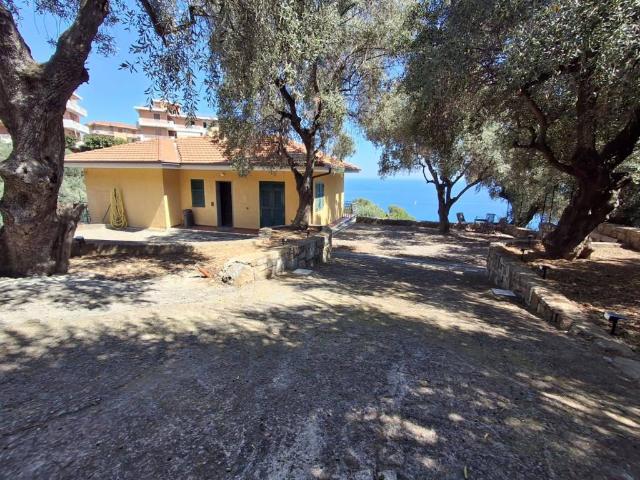 Villa in vendita a Cipressa IM