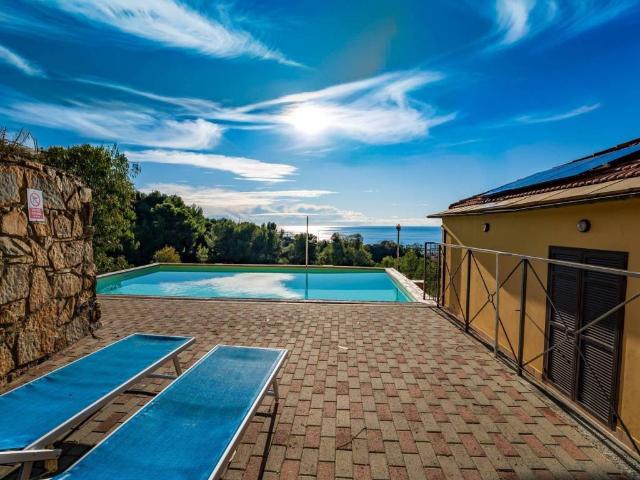 Villa in vendita a Cipressa IM
