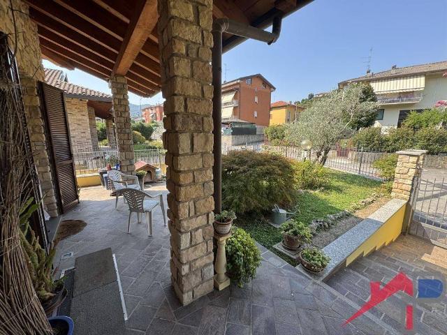 Villa in vendita a Cisano Bergamasco BG