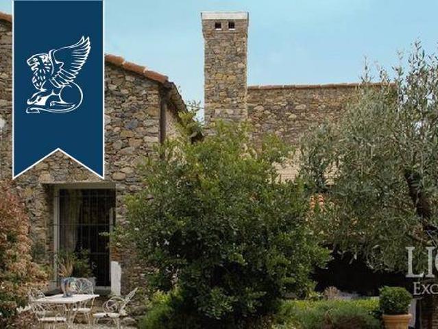 Villa in vendita a Cisano sul Neva SV