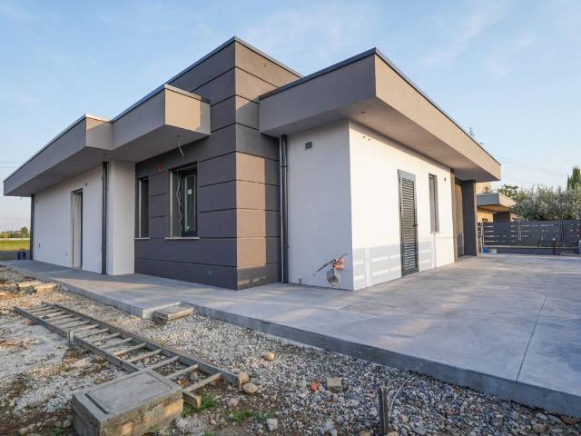 Villa in vendita a Ciserano BG