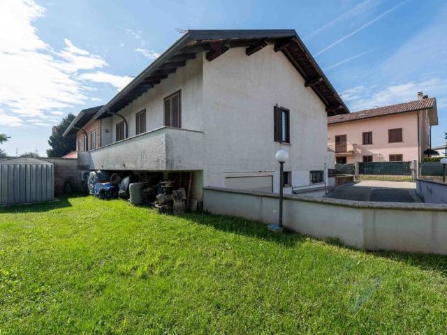 Villa in vendita a Cislago VA