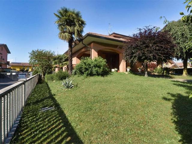 Villa in vendita a Cislago VA