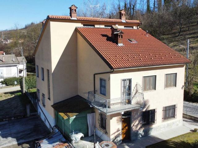 Villa in vendita a Cisterna d'Asti AT