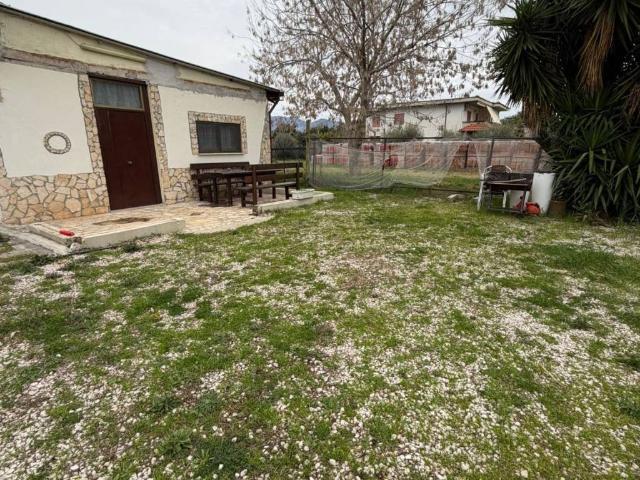 Villa in vendita a Cisterna di Latina LT