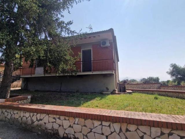 Villa in vendita a Cisterna di Latina LT