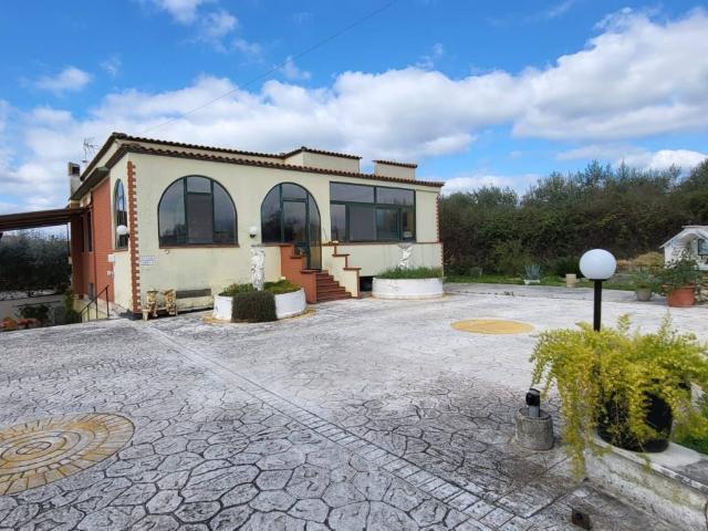 Villa in vendita a Cisterna di Latina LT