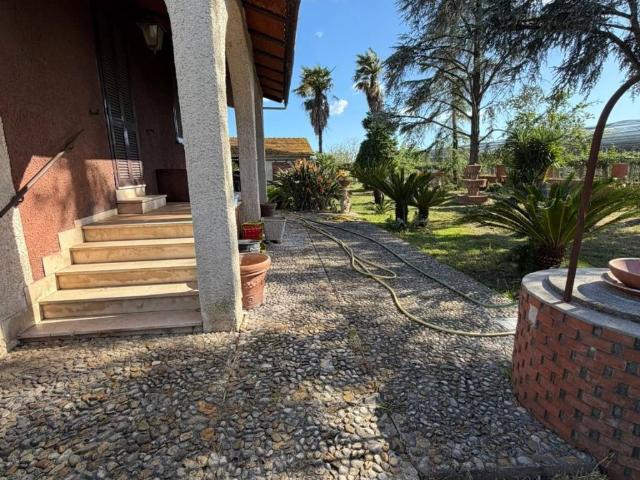 Villa in vendita a Cisterna di Latina LT
