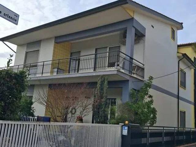 Villa in vendita a Cisterna di Latina LT