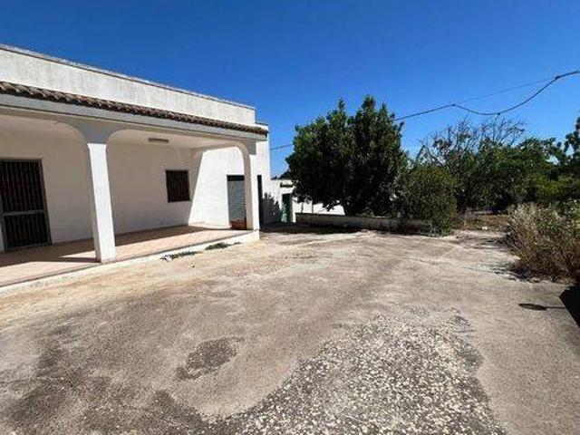 Villa in vendita a Cisternino BR