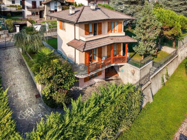 Villa in vendita a Clusone BG