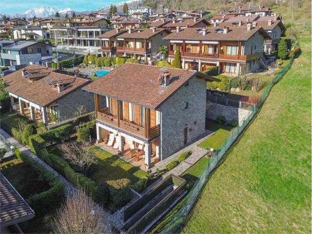 Villa in vendita a Clusone BG