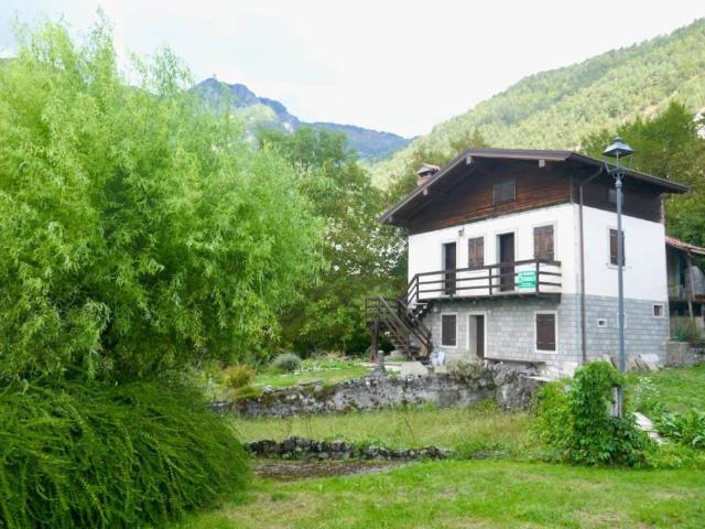 Villa in vendita a Clauzetto PN
