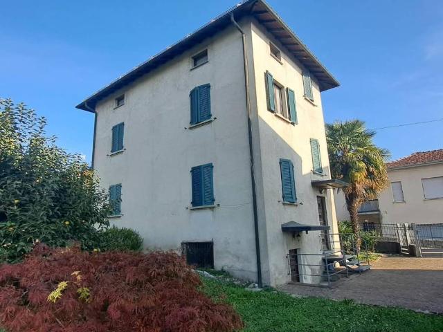 Villa in vendita a Clivio VA