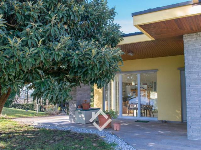 Villa in vendita a Clivio VA