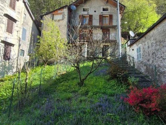 Villa in vendita a Cravagliana VC