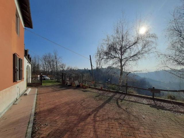 Villa in vendita a Cremolino AL