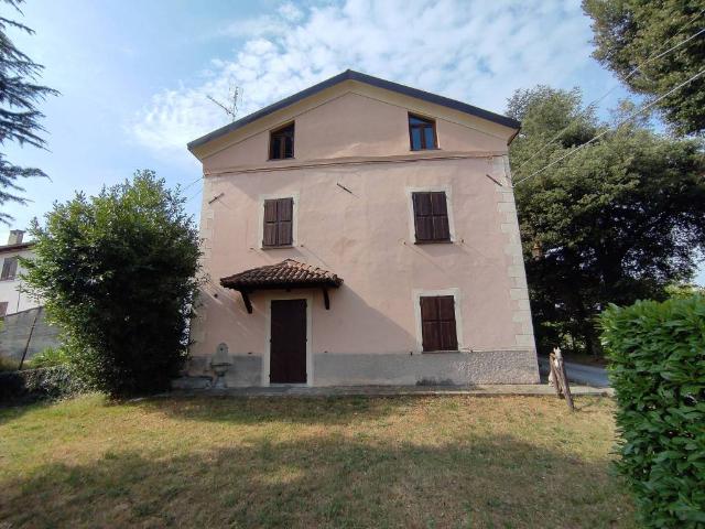 Villa in vendita a Cremolino AL