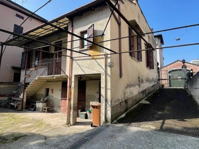 Villa in vendita a Cremona CR