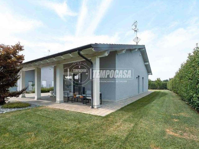 Villa in vendita a Cremona CR