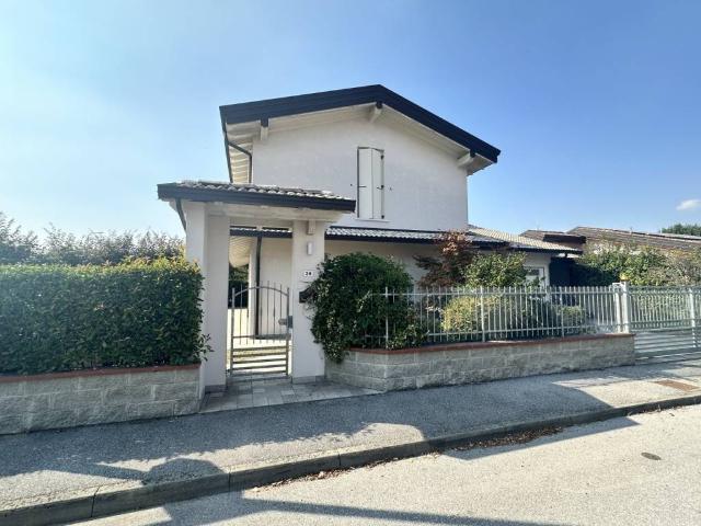 Villa in vendita a Cremona CR