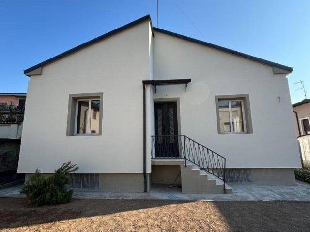 Villa in vendita a Cremona CR