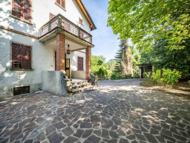 Villa in vendita a Cremeno LC