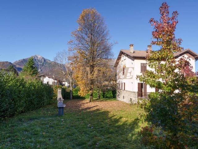 Villa in vendita a Cremeno LC