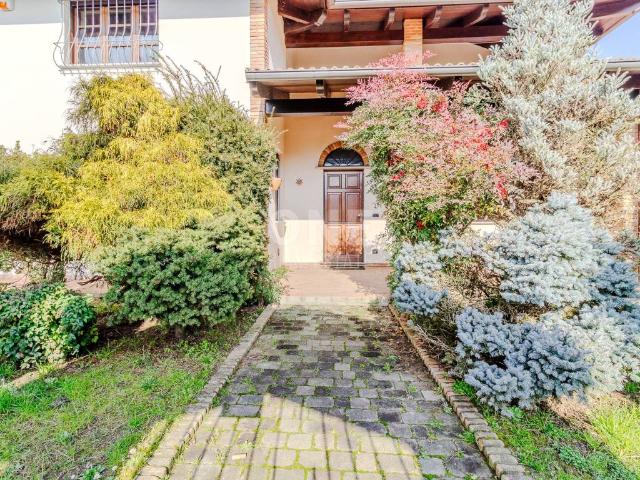 Villa in vendita a Crescentino VC