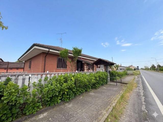Villa in vendita a Crescentino VC