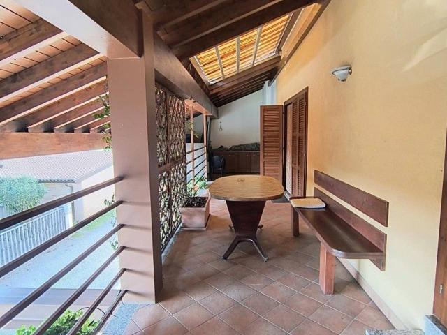 Villa in vendita a Crespiatica