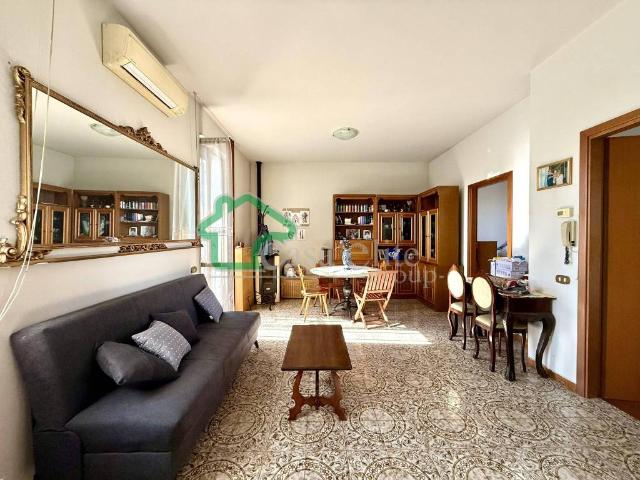 Villa in vendita a Crespiatica LO