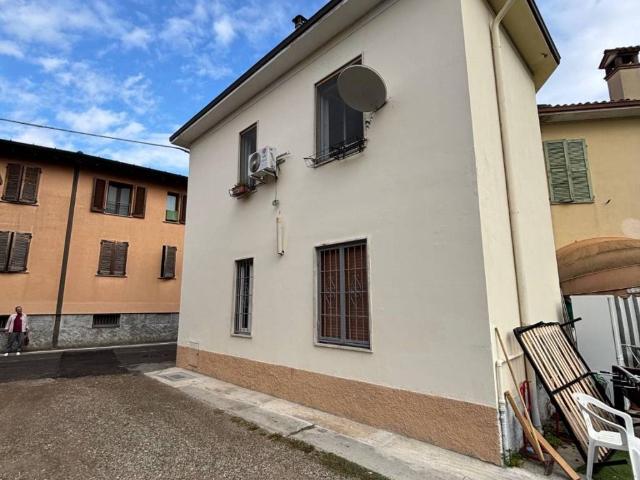 Villa in vendita a Crespiatica LO