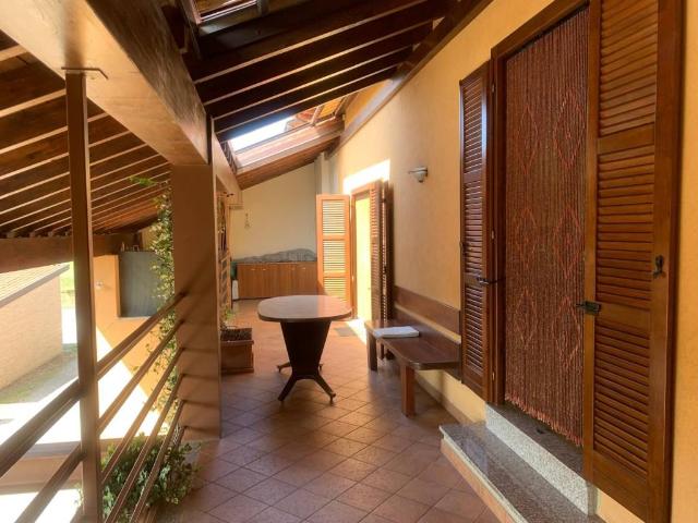Villa in vendita a Crespiatica LO